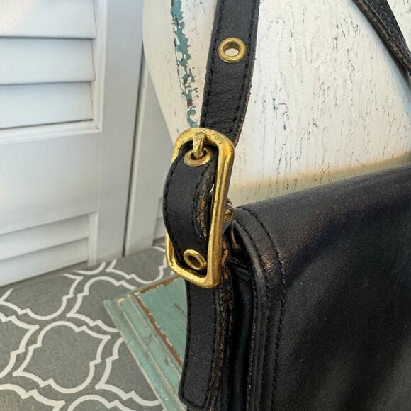 Coach Vintage Legacy Purse Black Leather Handbag Crossbody Flap 9821 - Picture 4 of 13